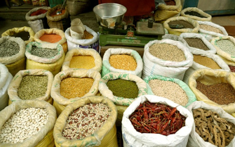 पहिरो पीडितलाई खाद्यान्न सहयोग