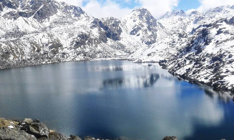 गोसाइँकुण्डको धार्मिकमार्गमा खानाको मूल्यदर कायम