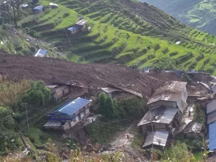 पहिराको जोखिममा बस्ती