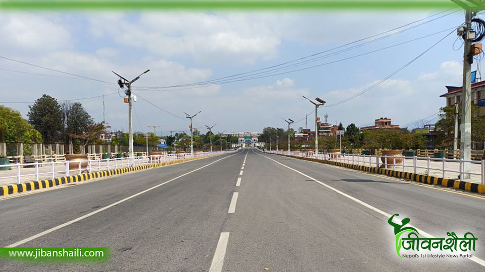 उपत्यकामा थपियो निषेधाज्ञा  : निजी सवारीमा जोर विजोर, बारअनुसार पसल खुल्ने