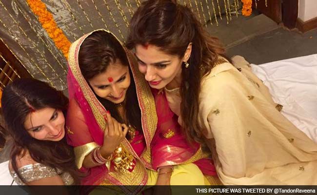 रवीना टण्डन छोरीको विवाहको तयारीमा : तस्वीर सार्वजनिक