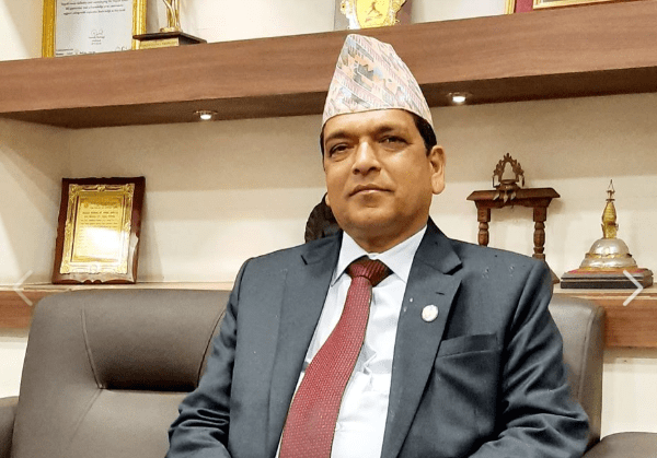 अस्पतालमा उपकरण तथा जनशक्ति कमी हुन नदिइने :मन्त्री रावत