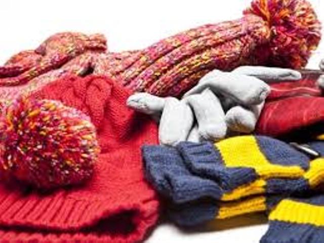 ज्येष्ठ नागरिक र एकल महिलालाई न्यानो लुगा