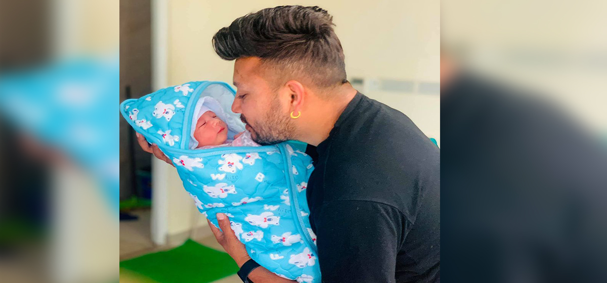 गायक दुर्गेश र प्राचीलाई पुत्र लाभ