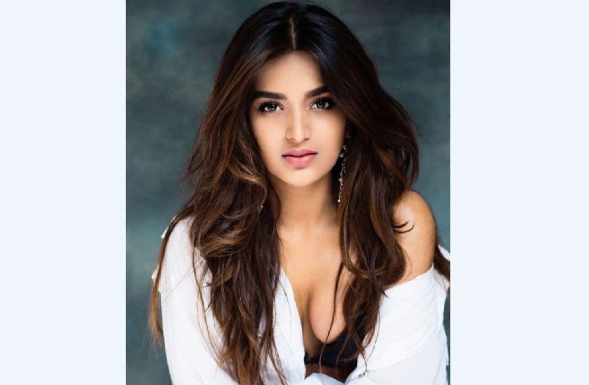 अभिनेत्री निधि अग्रवाललाई भ्यालेन्टाइन डेमा प्रशसंकले दिए मन्दिर उपहार