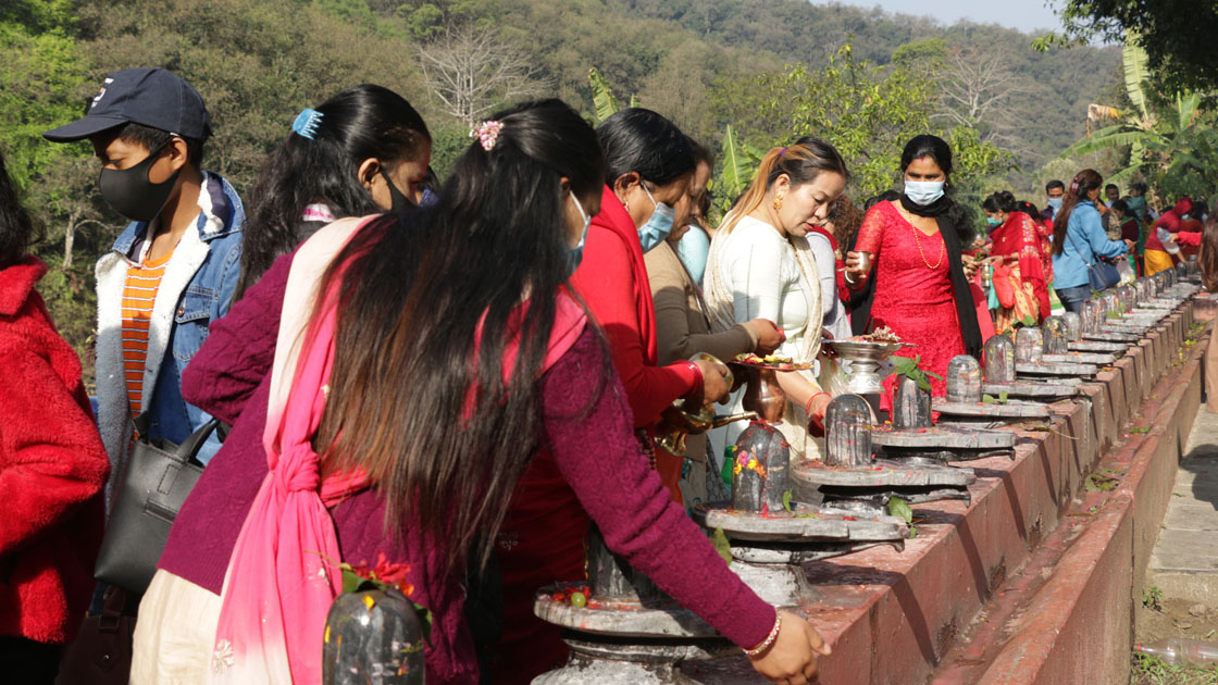 महाशिवरात्रिमा डोलेश्वरदेखि कैलाशपतिसम्म घुइँचो