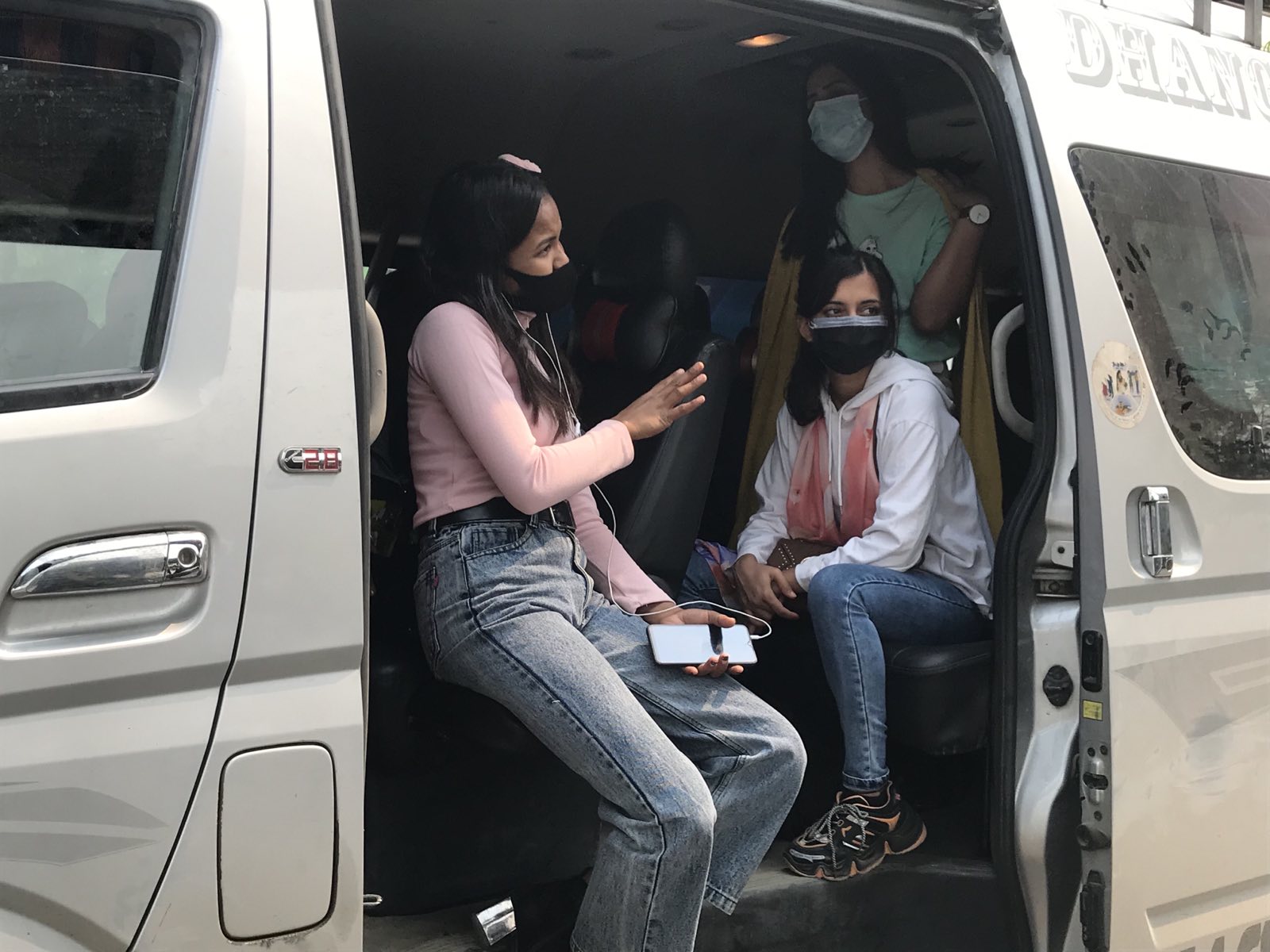 सार्वजनिक सवारीको भाडा  घट्याे