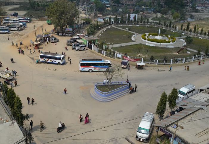 खुलेआम हाट बजार र पार्टी प्यालेस