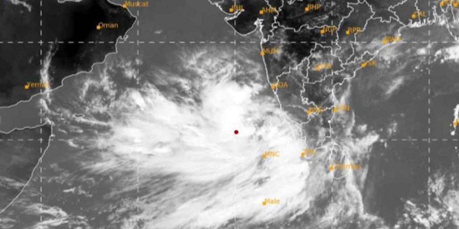 भारतमा शक्तिशाली ‘ताउ–ते’ आँधी,१८ को मृत्यु, जहाज डुब्दा १४६ जना बेपत्ता