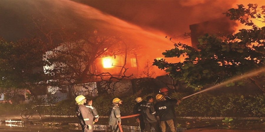 दिल्लीको व्यावसायिक भवनमा अगालागी, २७ जनाको मृत्यु