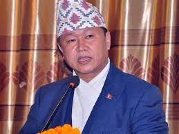 राहत बोकेर प्रकोप पीडितका घर–घरमा मन्त्री गुरुङ