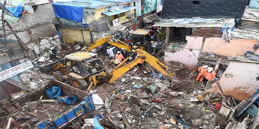 भारतको मुबईमा एक भवन भत्किँदा ११ जनाको मृत्यु