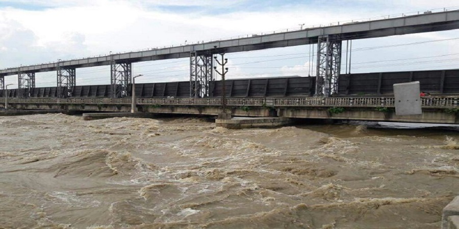पानीको बहाव बढेपछि गण्डक ब्यारेजको सबै ढोका खोलियो