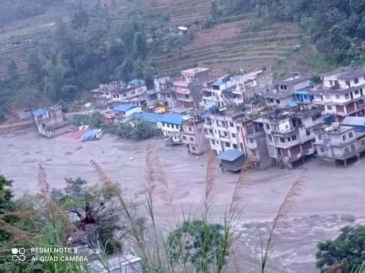 बाढीमा फसेका मेलम्ची खानेपानी आयोजनाका ४७ कामदारको सकुशल उद्धार, ६ जना बेपत्ता