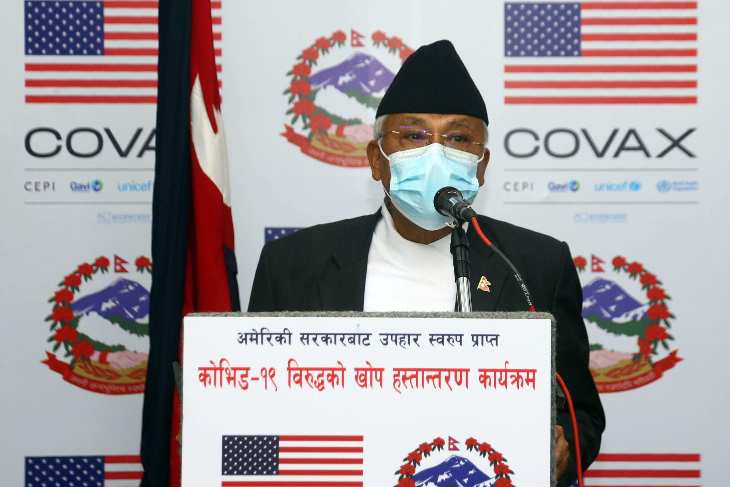 विमानस्थलमा आयोजित पत्रकार सम्मेलन (फोटो)