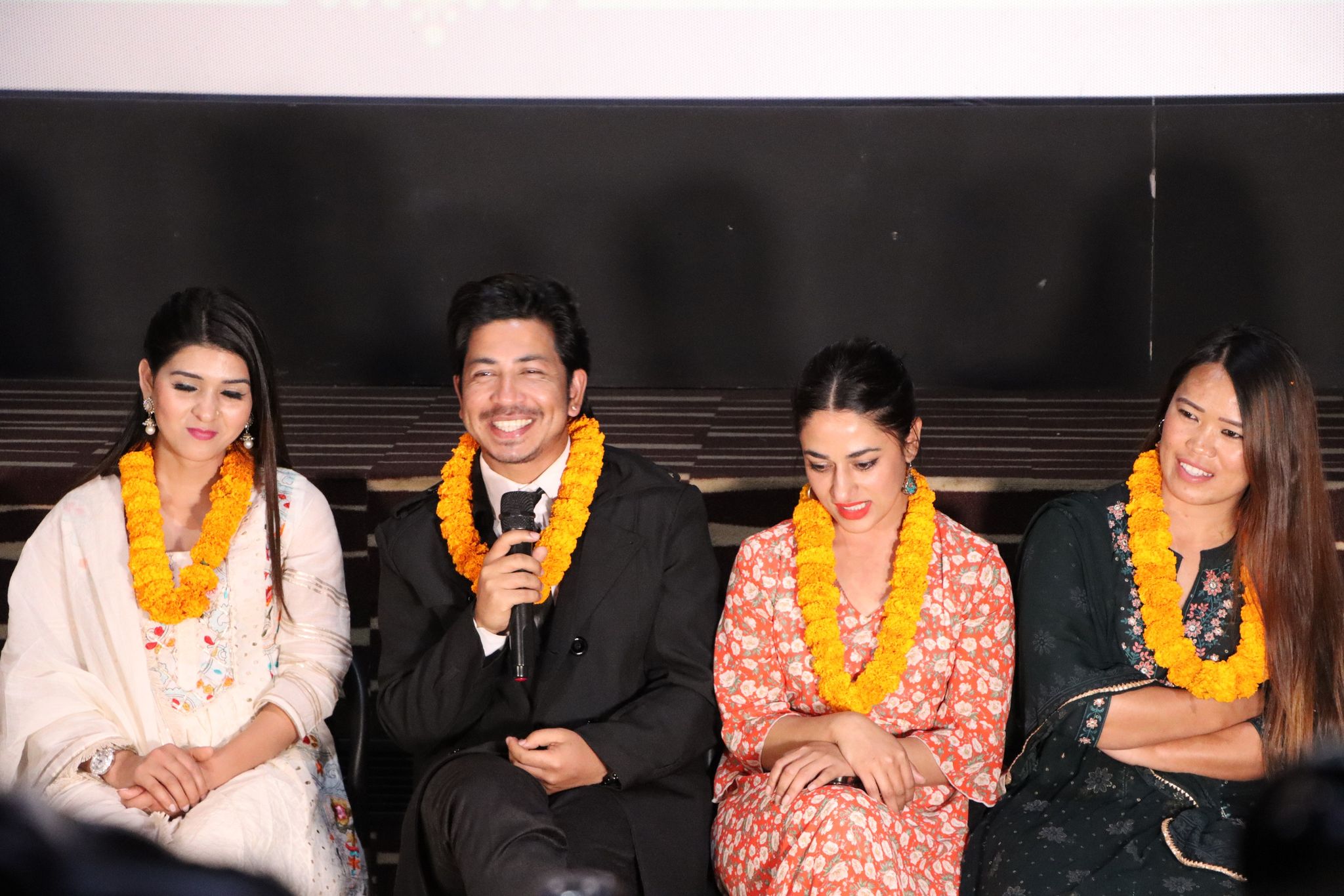 पिर गीत विवादमा परेपछि प्रकाश सपुतले भने- म समाजबाट परिचालित छु 