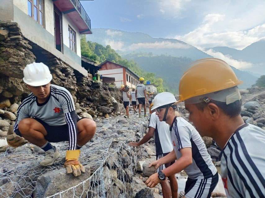 तटबन्धन निर्माणका लागि पाँच लाख सहयोग