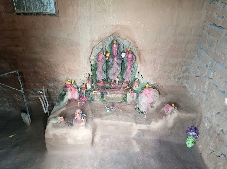 खरिपाटीको दुई सय वर्ष पुरानो मन्दिर पुननिर्माणको पर्खाइमा