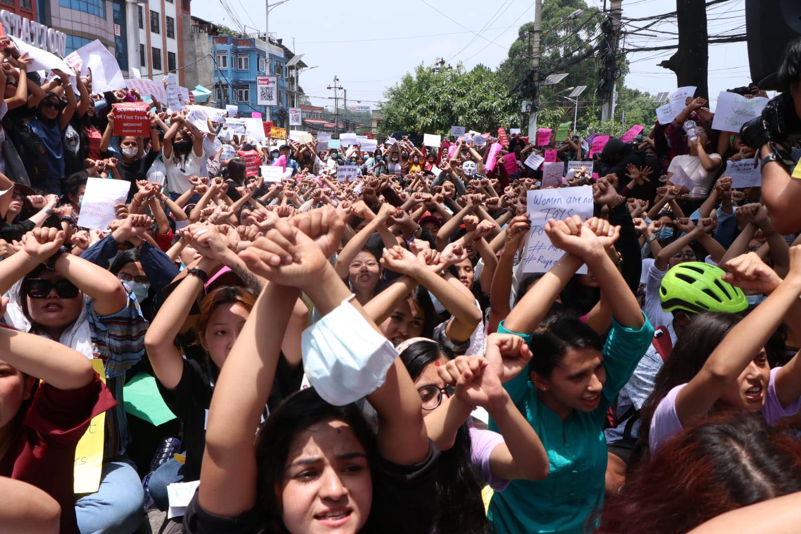 बलात्कारीलाई सजाय माग गर्दै प्रदर्शन (फोटो फिचर)