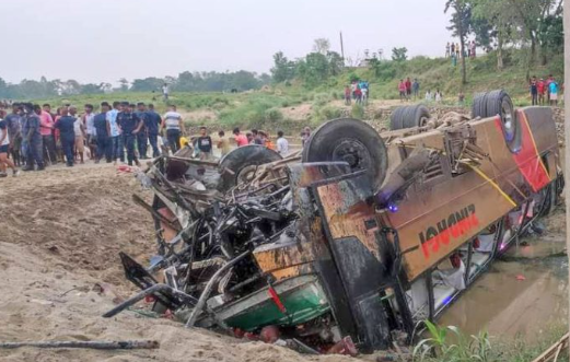 एकाविहानै रुपन्देहीमा बस दुर्घटना, ९ जनाको मृत्यु
