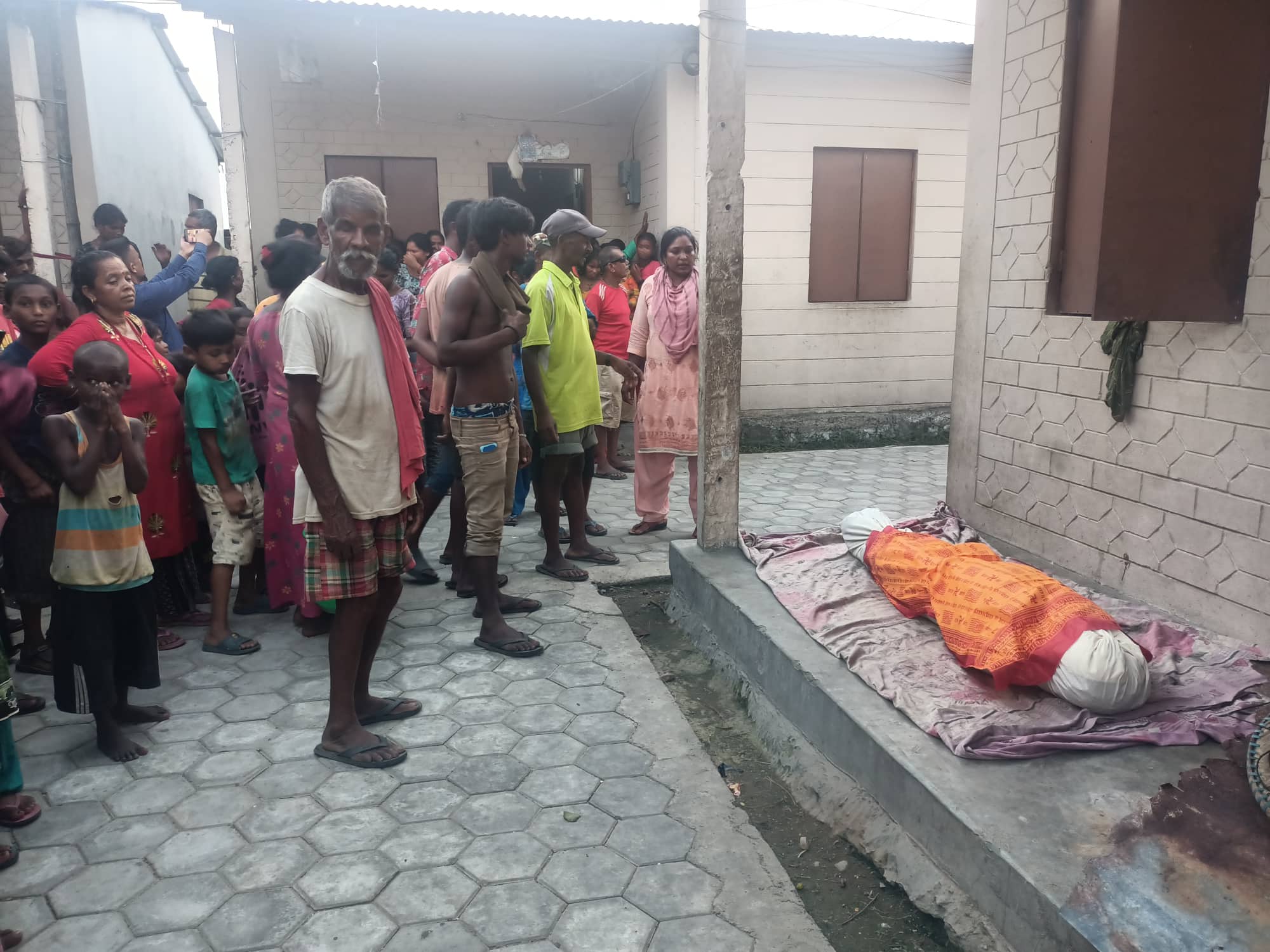 कुटपिटपछि मृत्यु प्रकरण : गीताको शव उठ्यो, नाबालिग छोरीले गरिन बाबुविरुद्ध उजुरी