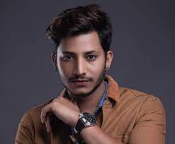 ‘गुलाबी’मा नाजिर हुसेन अनुबन्धित