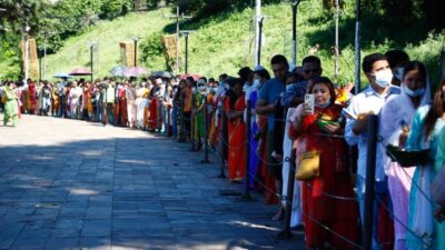 साउनको अन्तिम सोमबार, पशुुपतिमा दर्शनार्थीको घुइँचो (फोटोफिचर)