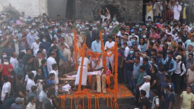 पशुपति आर्यघाटमा प्रदीप गिरिको अन्त्येष्टि (फोटो फिचर)