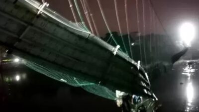 छठ पूजामा पुल भत्किदा १ सय ४० भन्दा बढीले ज्यान गुमाए